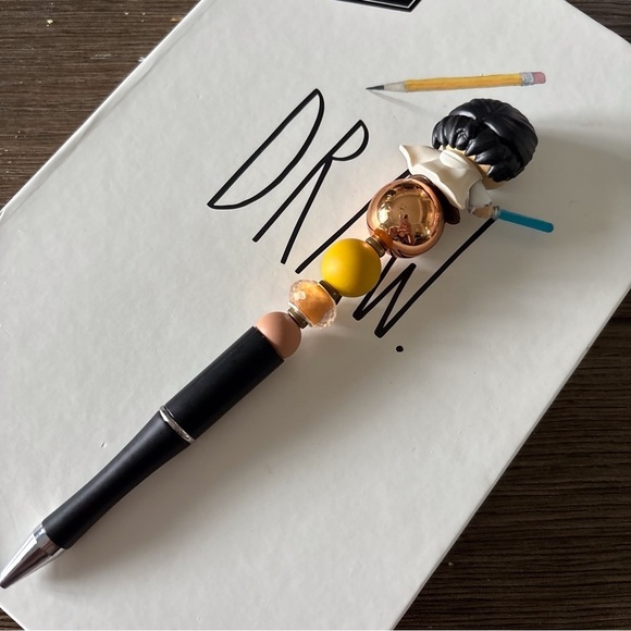 Disney Doorables: Star Wars: Jedi Master Sol handmade beaded pen - Picture 3 of 3